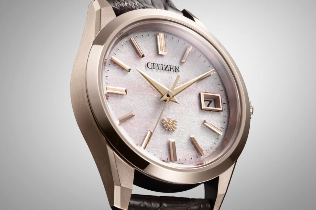 CITIZEN ザ・シチズン AQ4106-00A〈春〉モデル。雲龍紙を使用した和紙文字盤とサクラピンクのケースが特徴。